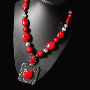 Vintage Read and Silver Beaded Pendant Necklace